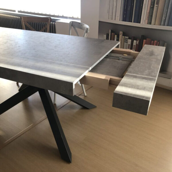 tavolo allungabile Artemide grigio2
